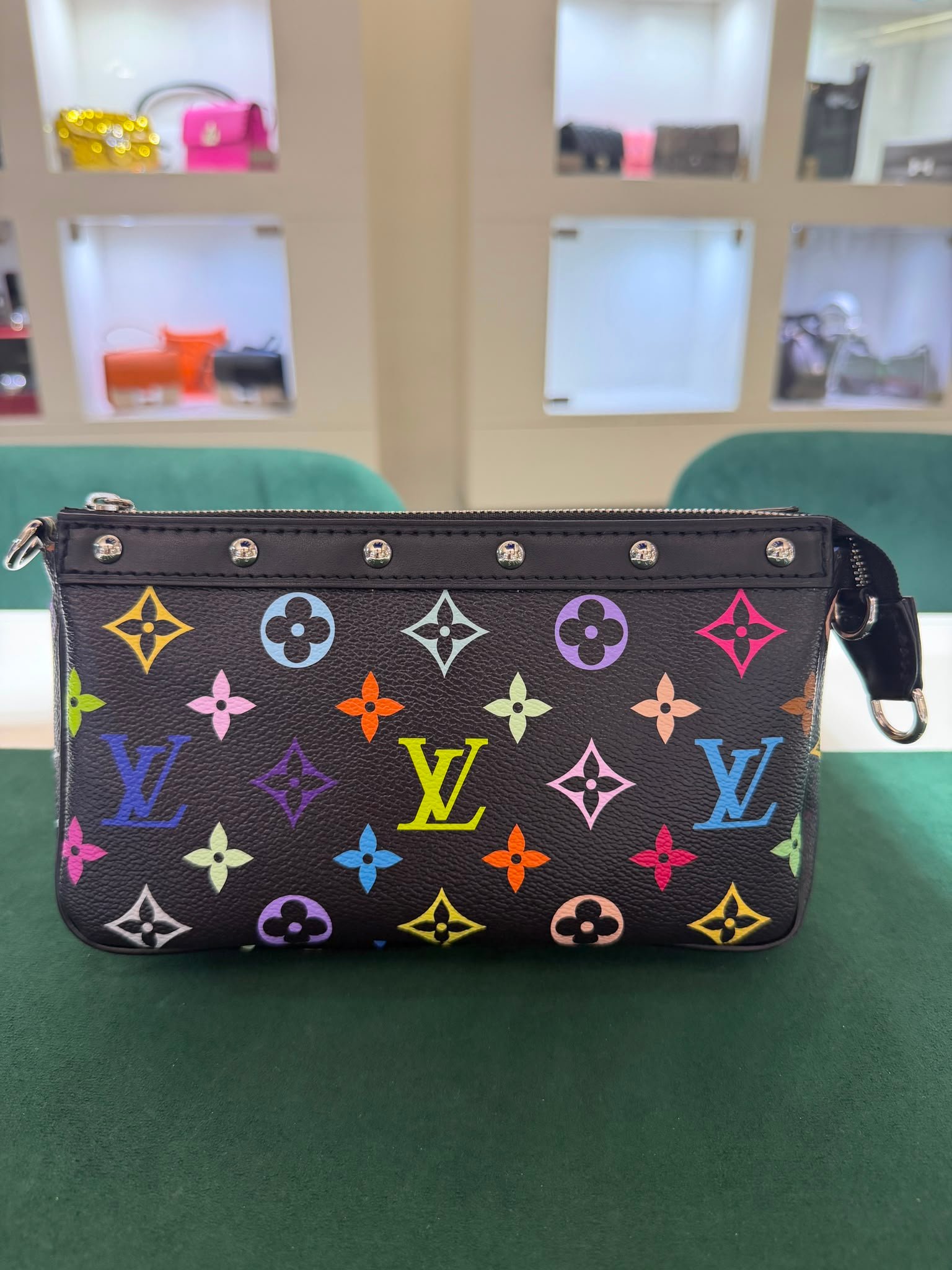Louis Vuitton x Takashi Murakami Pochette Accessoires Multicolore  del 2025 seminuova full set con scontrino Louis Vuitton, tracolla e catena removibile