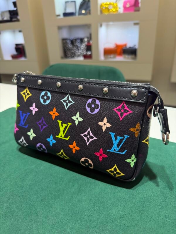 Louis Vuitton x Takashi Murakami Pochette Accessoires Multicolore  del 2025 seminuova full set con scontrino Louis Vuitton, tracolla e catena removibile
