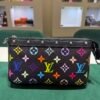 Louis Vuitton x Takashi Murakami Pochette Accessoires Multicolore  del 2025 seminuova full set con scontrino Louis Vuitton, tracolla e catena removibile