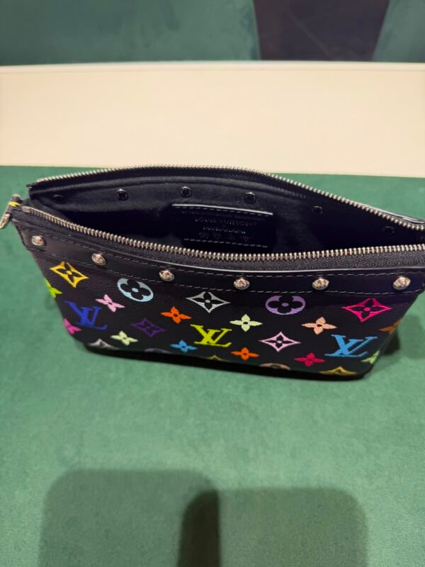 Louis Vuitton x Takashi Murakami Pochette Accessoires Multicolore  del 2025 seminuova full set con scontrino Louis Vuitton, tracolla e catena removibile