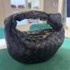 Bottega Veneta Jodie Nera in Pelle Intrecciata con Hardware Dorato