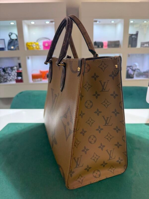 Louis Vuitton OnTheGo MM Monogram Giant Reverse