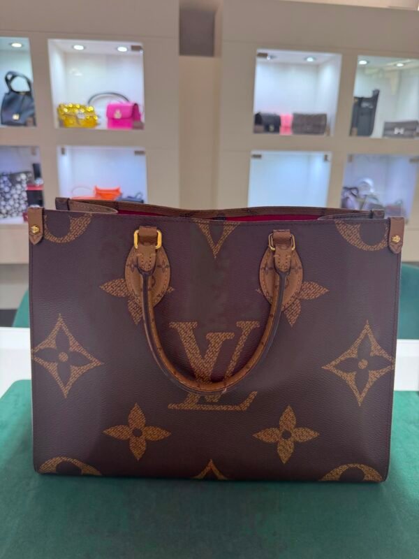 Louis Vuitton OnTheGo MM Monogram Giant Reverse