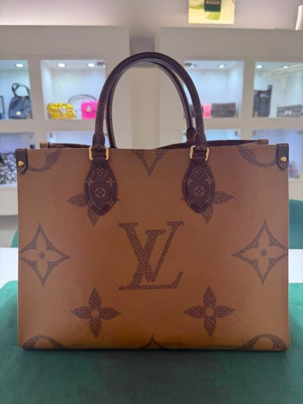 Louis Vuitton OnTheGo MM Monogram Giant Reverse