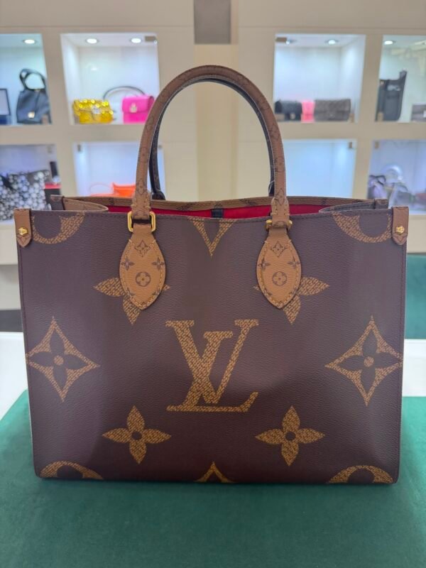 Louis Vuitton OnTheGo MM Monogram Giant Reverse
