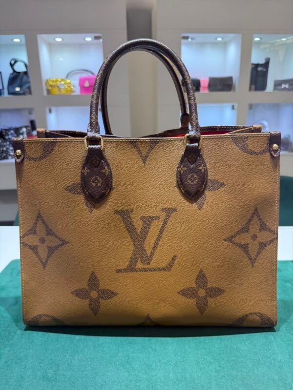 Louis Vuitton OnTheGo MM Monogram Giant Reverse