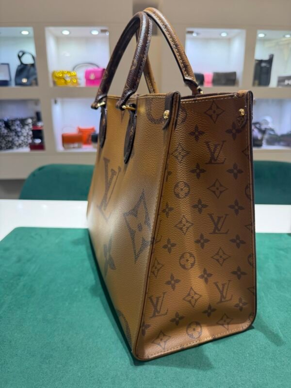 Louis Vuitton OnTheGo MM Monogram Giant Reverse