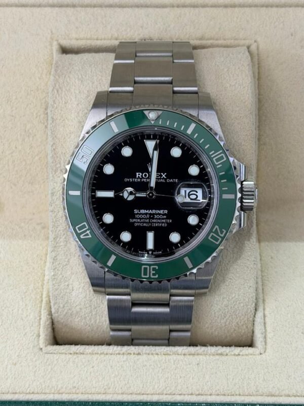 Rolex Submariner Date Starbucks del 2023 Italia full set excellent condition con documenti
