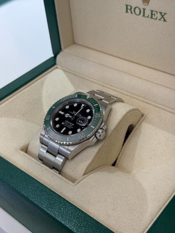 Rolex Submariner Date Starbucks del 2023 Italia full set excellent condition con documenti