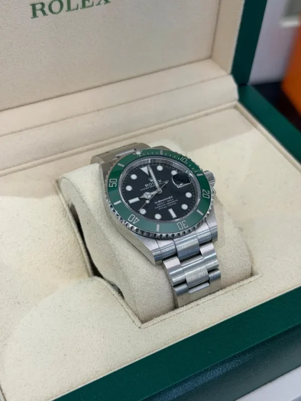 Rolex Submariner Date Starbucks del 2023 Italia full set excellent condition con documenti