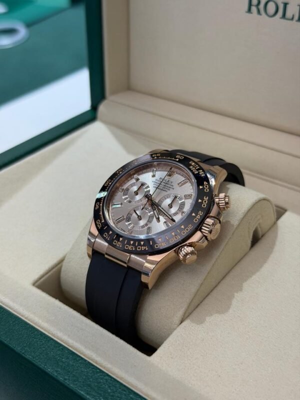 IMG_1417 Rolex Daytona Nuovo 2022 Italia quadrante in Diamanti baguette Sundust full set Oysterflex oro