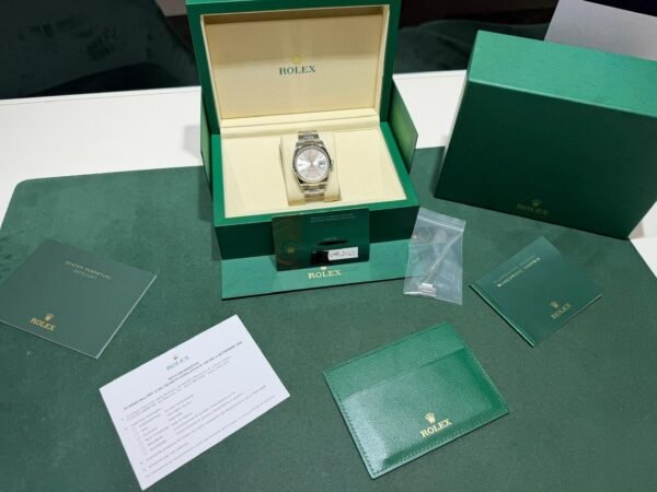 Rolex Datejust 36mm Argent&egrave; NUOVO 2026 mai indossato Oyster full set con documenti e scatola