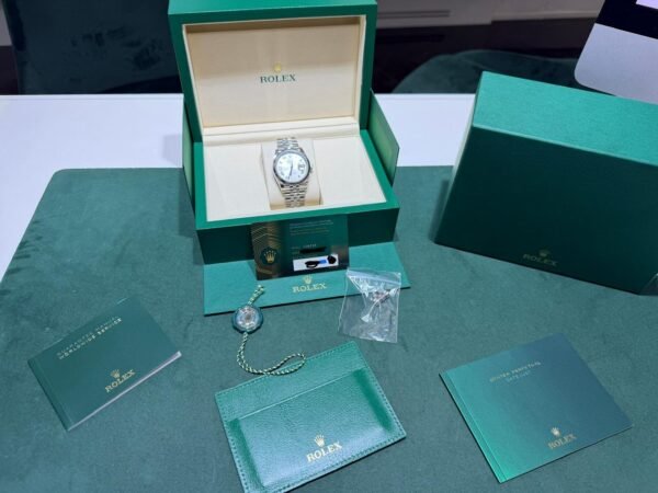IMG_1433 Rolex Datejust 36 NUOVO Jubilee 2026 quadrante argenté argento con diamanti ore 6 e 9 full set