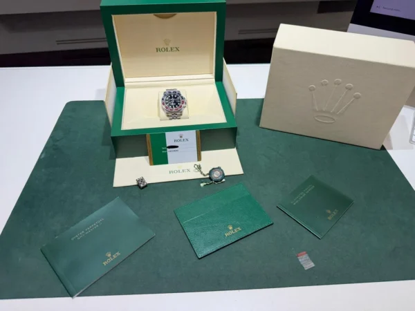 IMG_1468 Rolex GMT-Master II Pepsi Jubilee del 2020 full set excellent condition con documenti e scatola