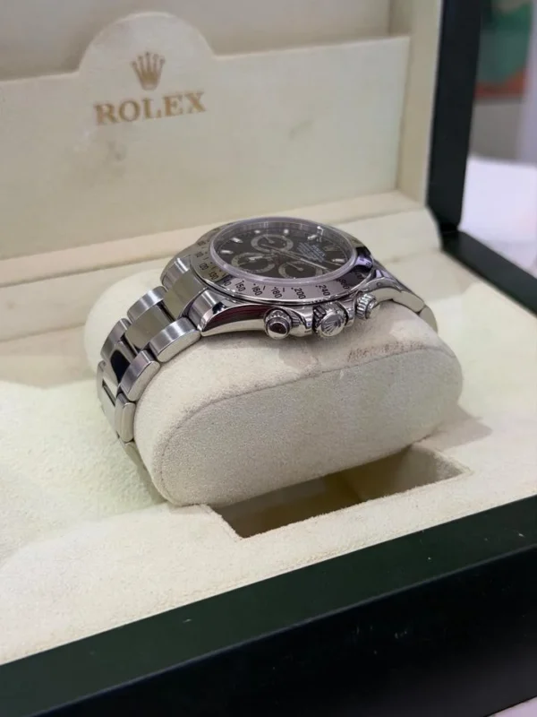 Rolex Daytona Cosmograph nero del 2010 claps lunga full set top condition con documenti scatola