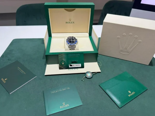 Rolex GMT-Master II Batman Batgirl del 2020 Italia full set top condition con documenti scatola.