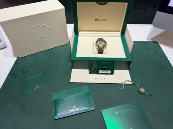 Rolex Daytona Paul Newman del 2021 Italia Oysterflex oro giallo full set excellent condition
