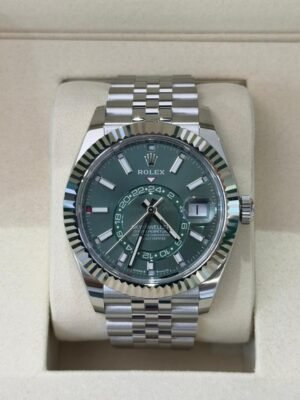 IMG_6947 Rolex Sky-Dweller verde - green - menta del 2026 NUOVO Jubilee Italia full set con documenti