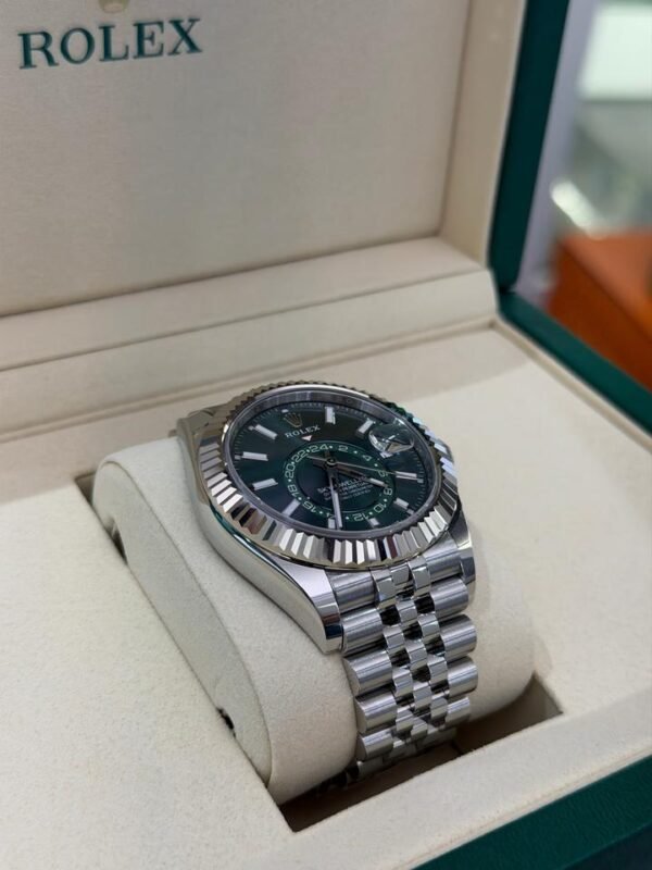 IMG_6950 Rolex Sky-Dweller verde - green - menta del 2026 NUOVO Jubilee Italia full set con documenti