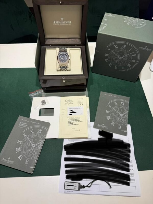 IMG_8633 Audemars Piguet Royal Oak 39mm black dial del 2008 revisione 2026 full set excellent condition