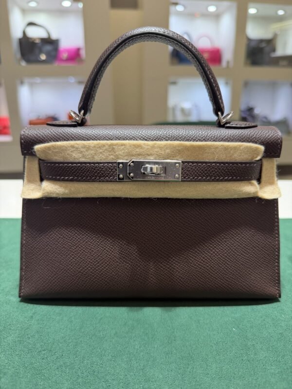 WhatsApp Image 2026-09-10 at 15.18.22 (1) Hermès mini Kelly Sellier epsom color ebene ( cioccolato tabacco ) NUOVA 2026 seriale G hardware palladio full set Full