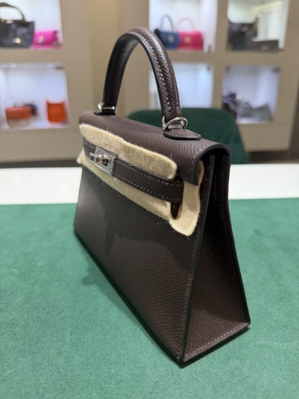 WhatsApp Image 2026-09-10 at 15.18.22 Hermès mini Kelly Sellier epsom color ebene ( cioccolato tabacco ) NUOVA 2026 seriale G hardware palladio full set Full