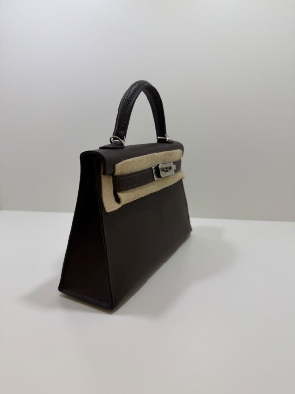 WhatsApp Image 2026-09-10 at 15.18.23 Hermès mini Kelly Sellier epsom color ebene ( cioccolato tabacco ) NUOVA 2026 seriale G hardware palladio full set Full