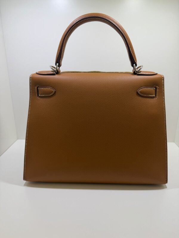 WhatsApp Image 2026-09-10 at 15.27.32 (2) Hermès Kelly 28 sellier veau pellame epsom NUOVA 2026 seriale G color gold hardware palladio full set