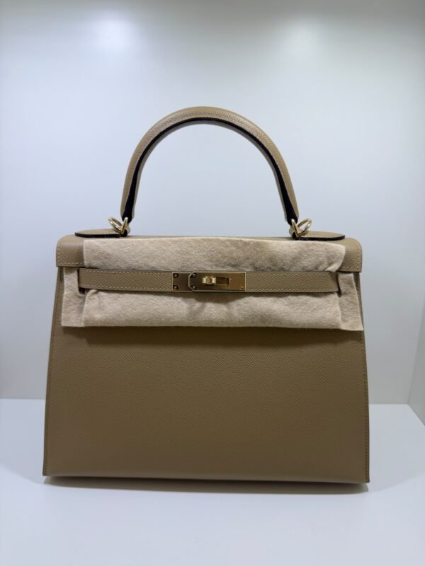 Hermès Kelly 28 sellier veau pellame epsom NUOVA 2026 seriale G color poussier hardware Permabrass full set
