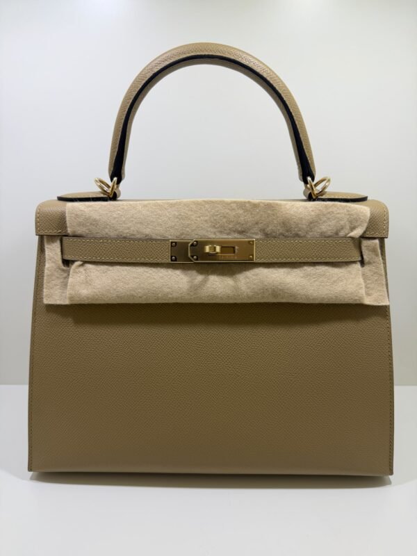 Hermès Kelly 28 sellier veau pellame epsom NUOVA 2026 seriale G color poussier hardware Permabrass full set