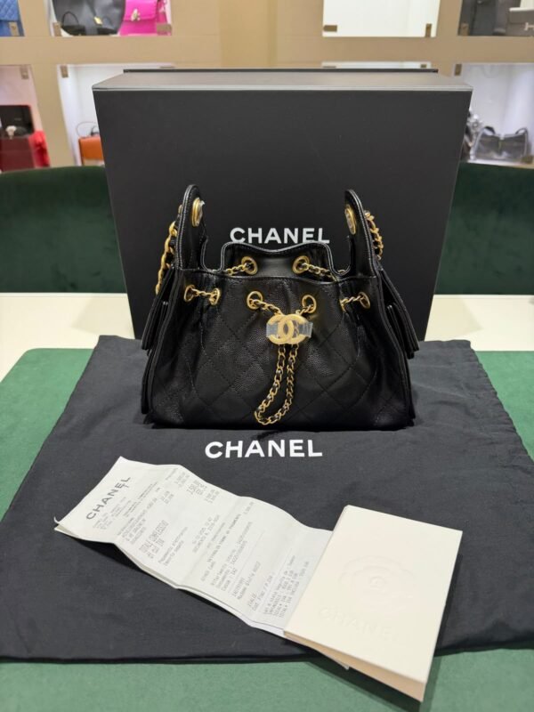 WhatsApp Image 2026-09-12 at 21.19.21 CHANEL 25 Mini – Pelle Martellata Nera – Hardware Gold Marca: CHANEL
