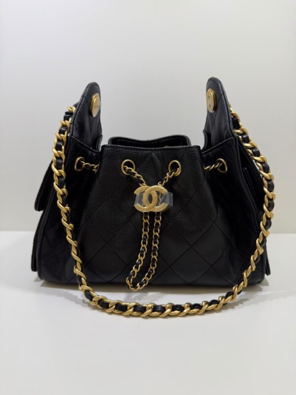 WhatsApp Image 2026-09-12 at 21.19.22 (2) CHANEL 25 Mini – Pelle Martellata Nera – Hardware Gold Marca: CHANEL