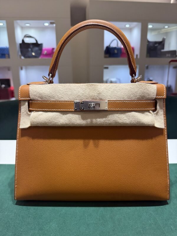 Hermès Kelly 28 sellier veau pellame epsom NUOVA 2026 seriale G color gold hardware palladium full set con scatola Dustbug e scontrini fiscali