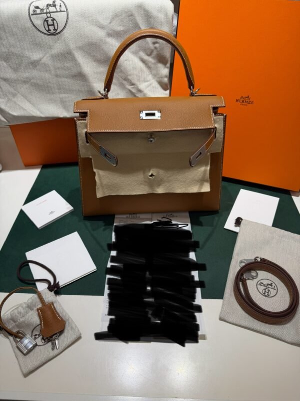Hermès Kelly 28 sellier veau pellame epsom NUOVA 2026 seriale G color gold hardware palladium full set con scatola Dustbug e scontrini fiscali