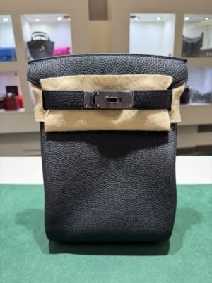 Hermès HAC à Dos PM Veau Togo Noir NUOVO 2026 hardware palladio full set con scontrino ufficiale Hermès.