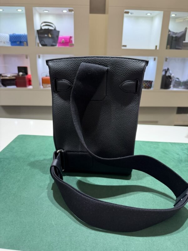 Hermès HAC à Dos PM Veau Togo Noir NUOVO 2026 hardware palladio full set con scontrino ufficiale Hermès.