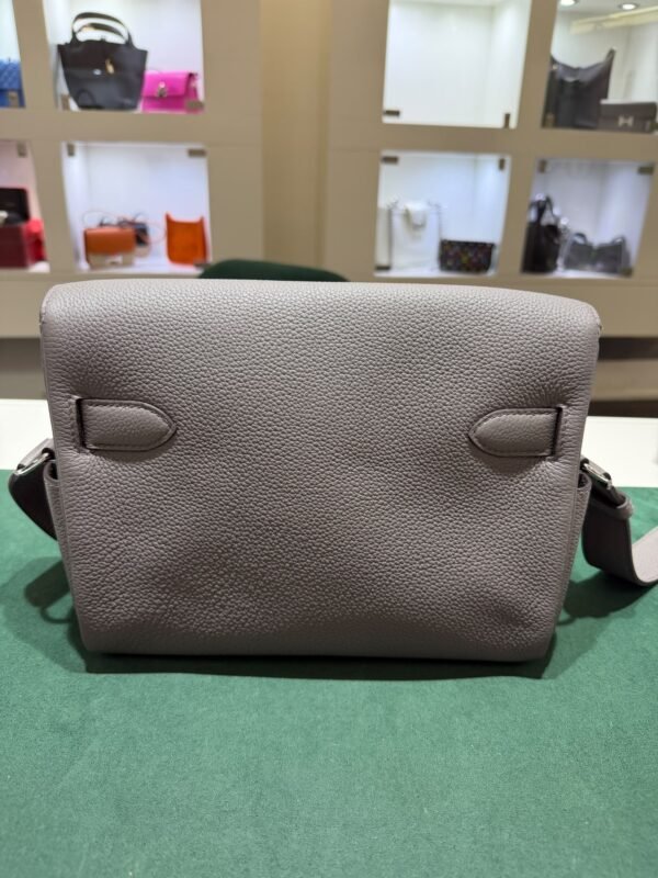Hermès Kelly Messenger PM in Veau Togo Gris Étain NUOVA 2026 hardware palladio full set con scontrino ufficiale Hermès