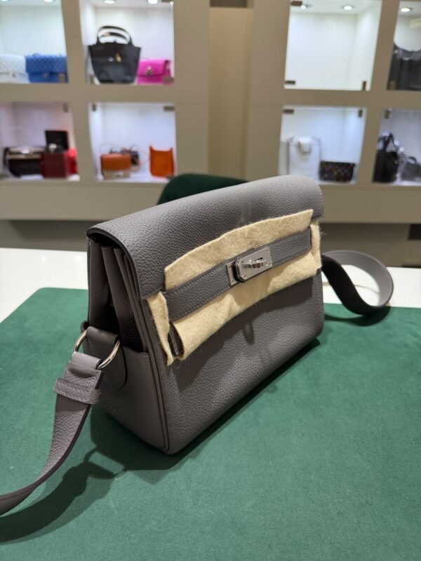 Hermès Kelly Messenger PM in Veau Togo Gris Étain NUOVA 2026 hardware palladio full set con scontrino ufficiale Hermès
