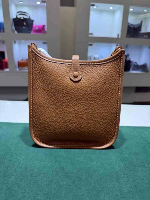 Hermès Évelyne 16 Amazone TPM in Taurillon Clémence colore Gold NUOVA 2026 hardware dorato full set con fattura ufficiale Hermès