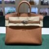 Herm&egrave;s Birkin 25 retourne veau togo colore GOLD ( il pi&ugrave; richiesto ) marrone stampa G NUOVA 2026 hardware palladio full set con scontrino ufficiale