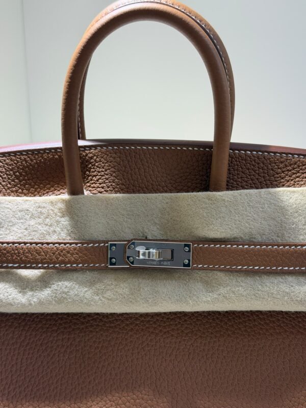 Herm&egrave;s Birkin 25 retourne veau togo colore GOLD ( il pi&ugrave; richiesto ) marrone stampa G NUOVA 2026 hardware palladio full set con scontrino ufficiale