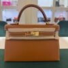 2f9613ea-0688-441f-9e65-82e281f1bc56 Hermès mini Kelly Sellier epsom color Gold ( marrone ) NUOVA 2026 Settembre seriale G hardware dorato