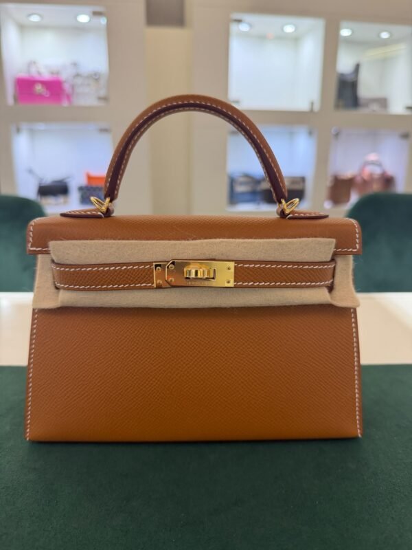 2f9613ea-0688-441f-9e65-82e281f1bc56 Hermès mini Kelly Sellier epsom color Gold ( marrone ) NUOVA 2026 Settembre seriale G hardware dorato