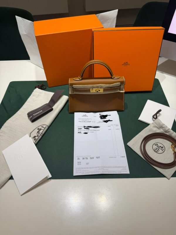 51e65fd4-9ba6-456c-a7fd-527ca216bb2d Hermès mini Kelly Sellier epsom color Gold ( marrone ) NUOVA 2026 Settembre seriale G hardware dorato
