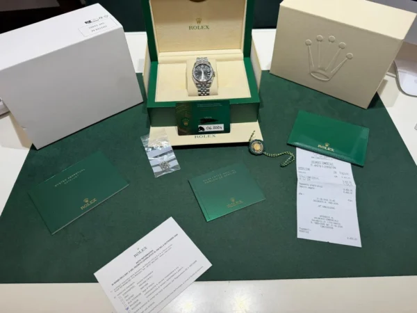 Rolex Datejust 36mm nero del 2024 jubilee full set top condition con documenti e scatola