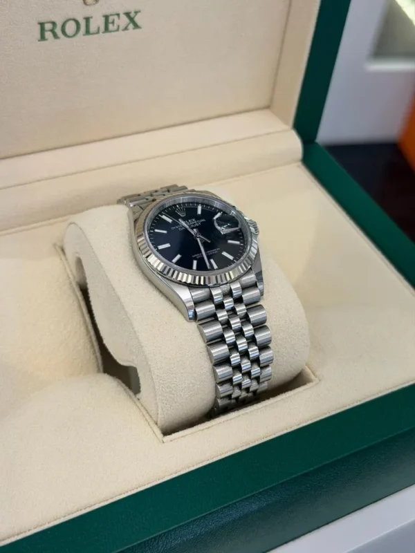 Rolex Datejust 36mm nero del 2024 jubilee full set top condition con documenti e scatola