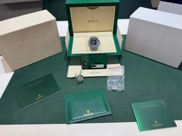 Rolex GMT-Master II Batman Batgirl del 2020 Italia card nuova full set top condition documenti