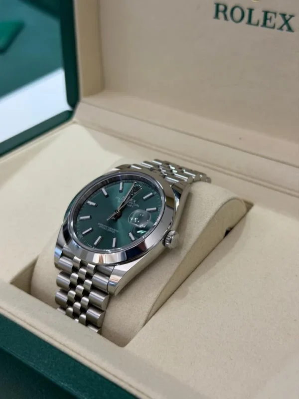 Rolex Datejust 41mm verde green menta Jubilee 2025 Italia full set con documenti top condition