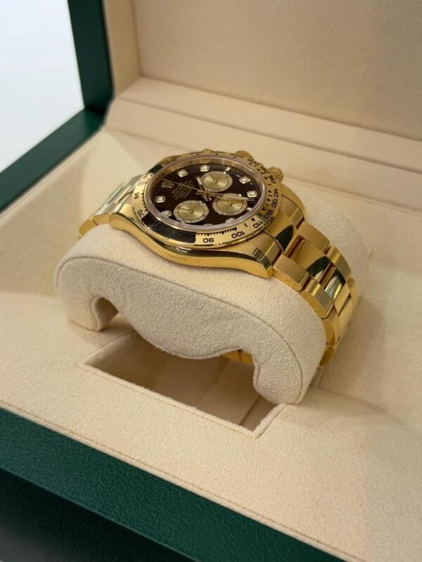 Rolex Daytona Black Diamond Dial Yellow Gold 18kt del 2025 Italia excellent condition full set