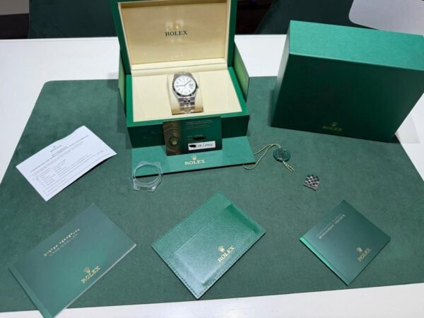 Rolex Land-Dweller 40m NUOVO 2026 Italia Settembre mai indossato full set con documenti scatola